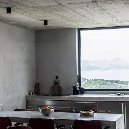 Villa Duomo-retreat Yourself With Style & Keep Memories *